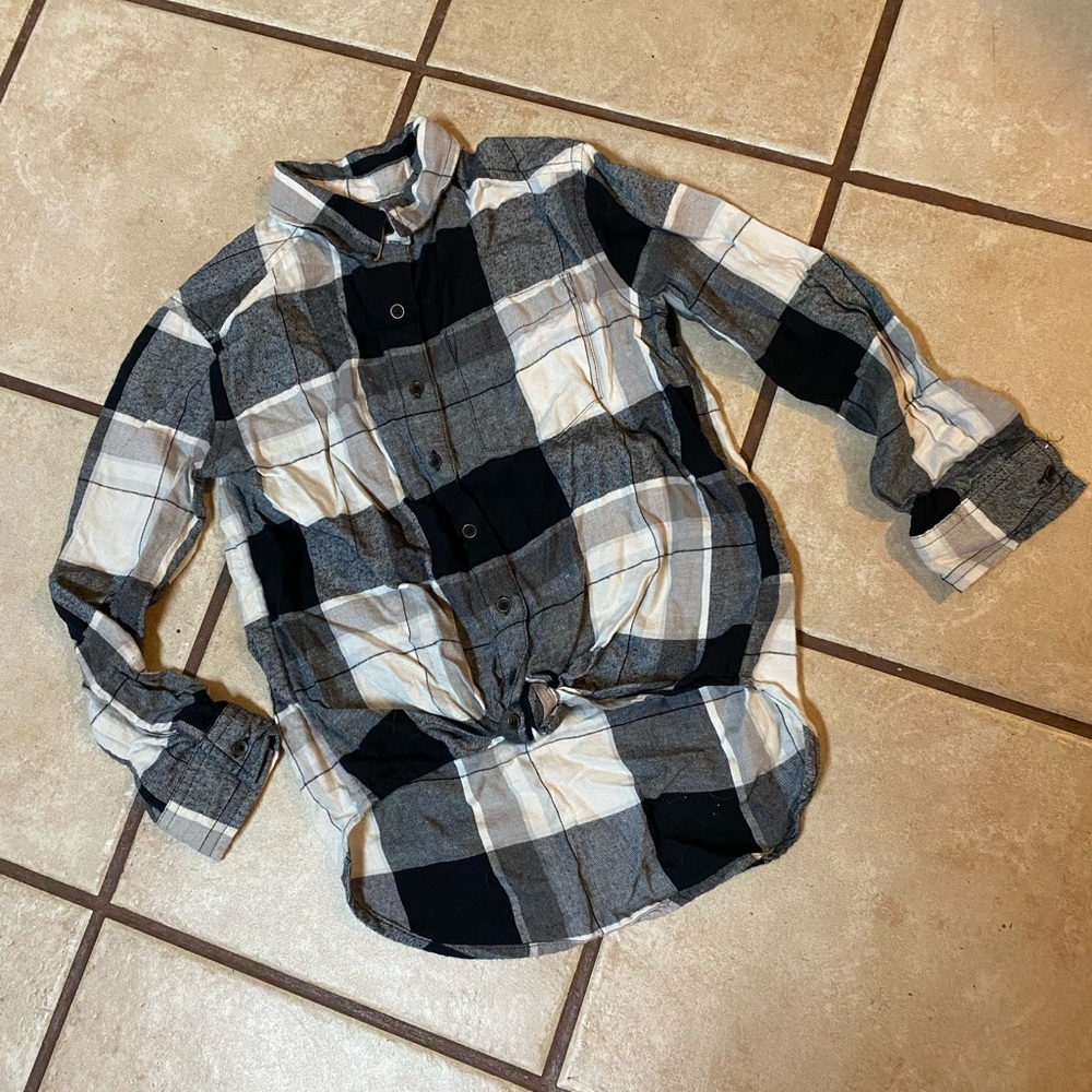 (A223)Girls Plaid Flannel Shirt High Low Tied in Front Size 7 by So
